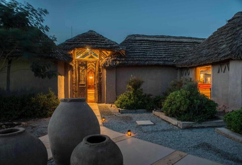 Wara Hotel & Experience