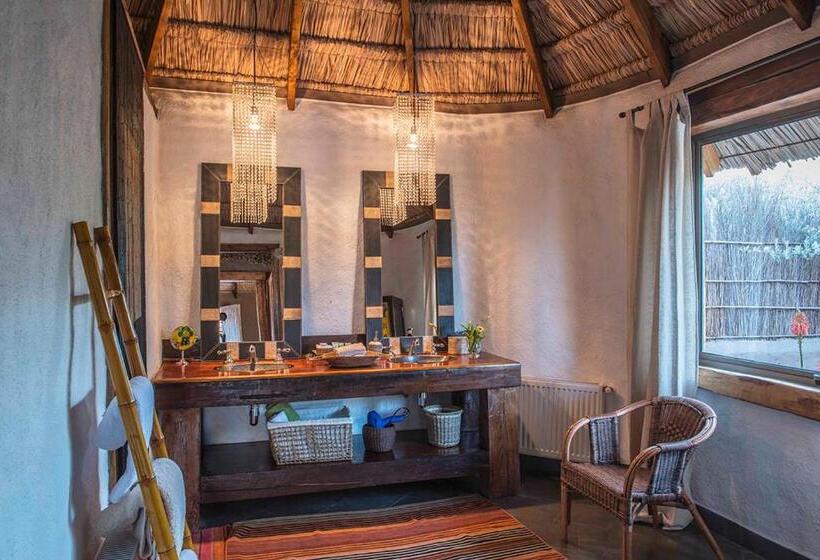 Wara Hotel & Experience