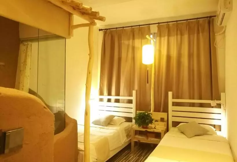 Hostel Right Here