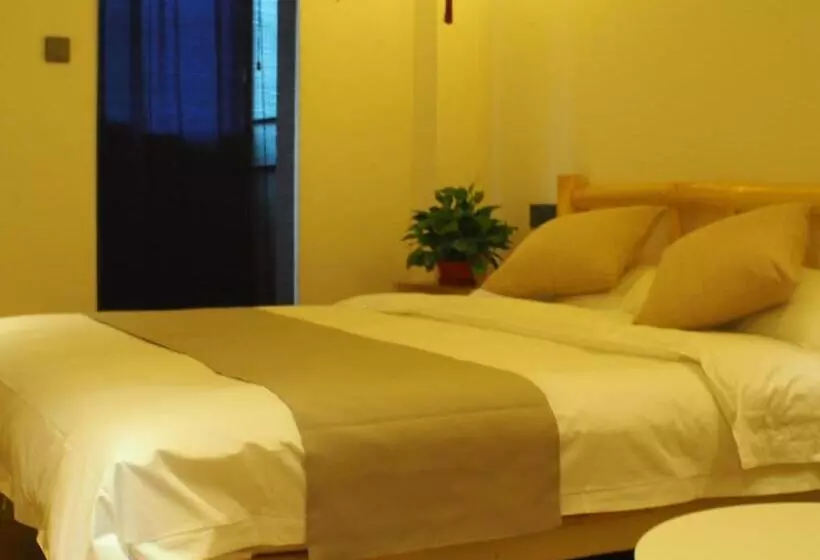 Hostel Right Here