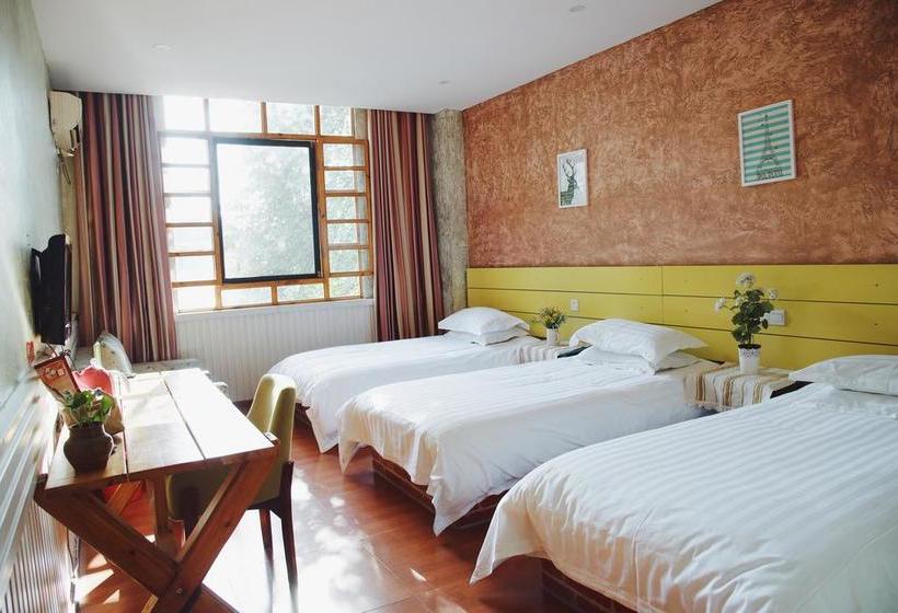 Chengdu Dreams Travel International Youth Hostel