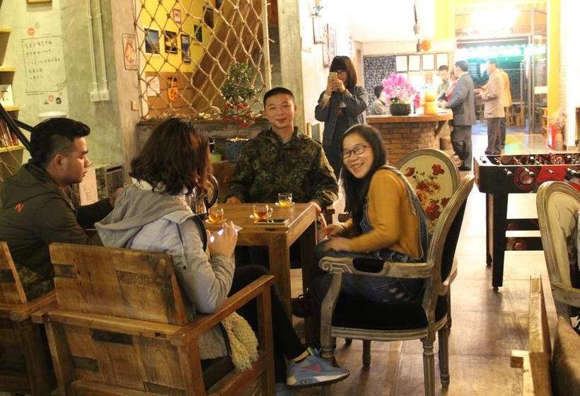 Chengdu Dreams Travel International Youth Hostel