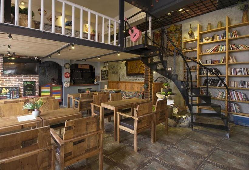 Chengdu Dreams Travel International Youth Hostel