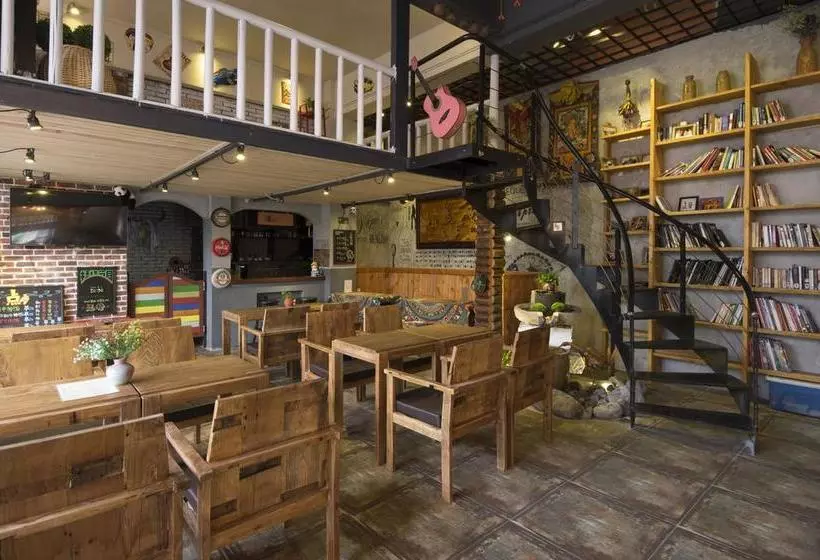 Chengdu Dreams Travel International Youth Hostel