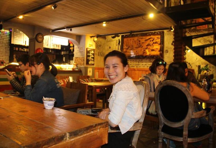 Chengdu Dreams Travel International Youth Hostel