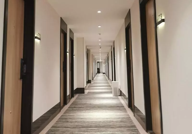 هتل Green Tree Inn Express Shanghai Bund Yuyuan Xiaonanmen Metro Station