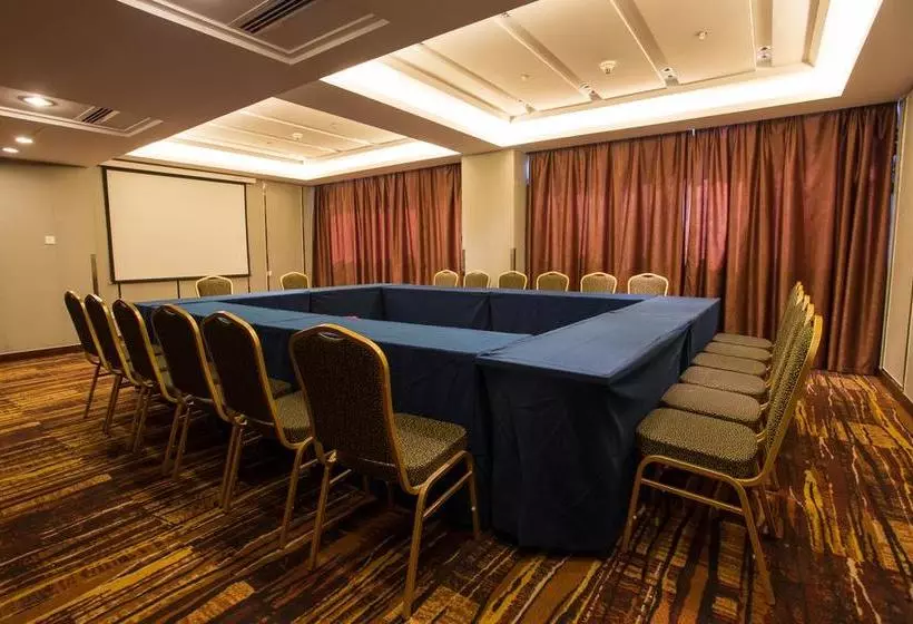Hotelli Jinjiang Metropolo Fuzhou Cangshan