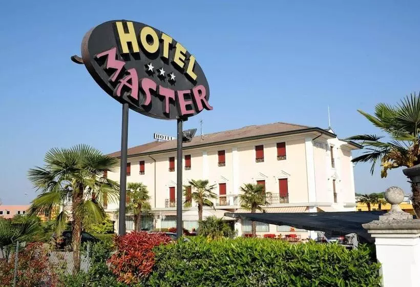 Hotel Master
