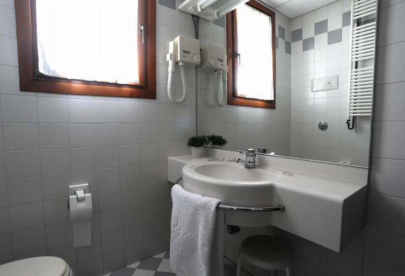 בית מלון כפרי Master