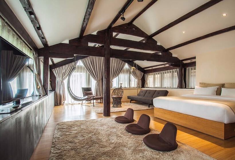 فندق The Bivou Lijiang