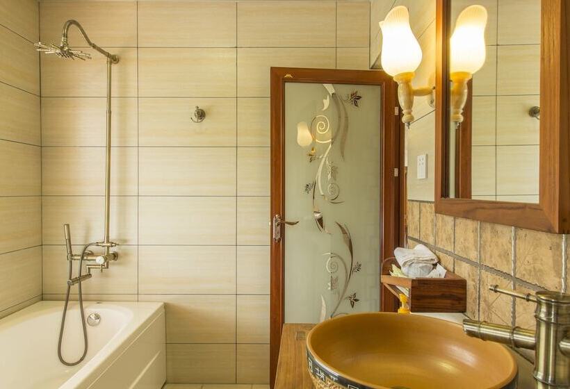 Snow Lion Riverside Resort