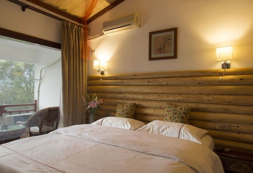 Snow Lion Riverside Resort