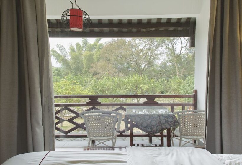 Snow Lion Riverside Resort