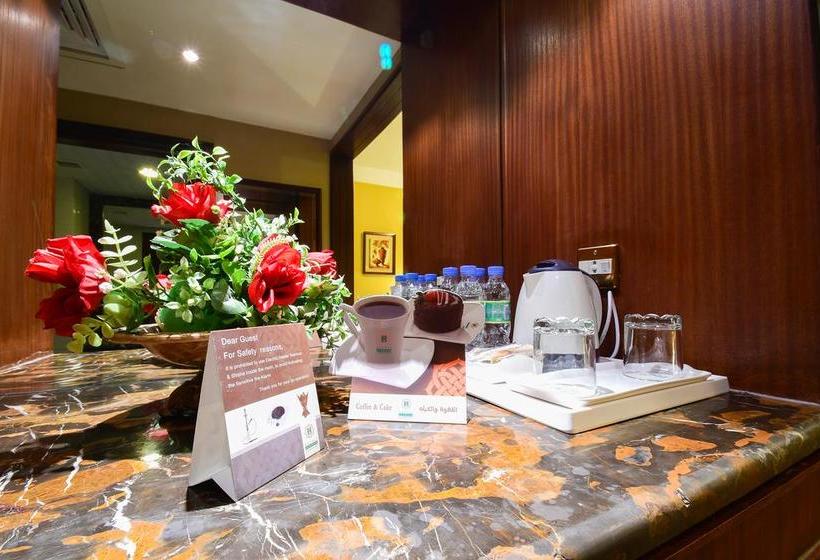 בית מלון כפרי Al Ansar Golden Tulip