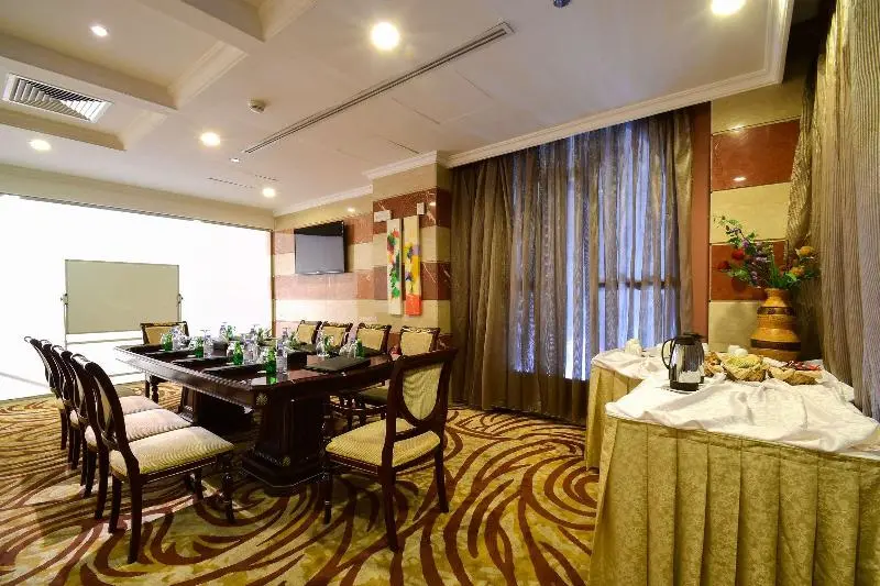 هتل Al Ansar Golden Tulip