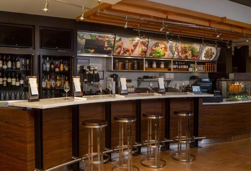 هتل Courtyard By Marriott Jacksonville At The Mayo Clinic Campus/beaches