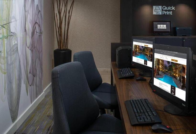 هتل Courtyard By Marriott Jacksonville At The Mayo Clinic Campus/beaches