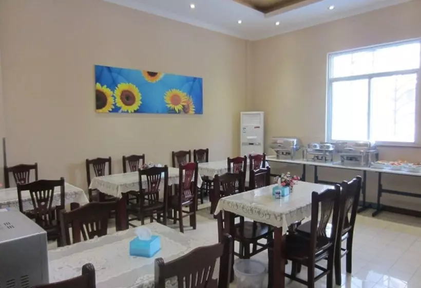 Hotelli Greentree Inn Jiangsu Zhenjiang Gaotie Wanda Square Express