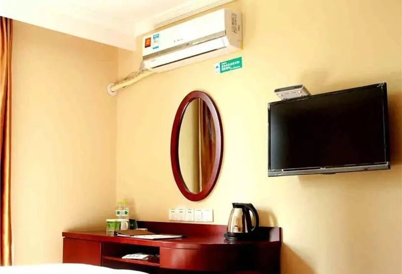 Hotelli Greentree Inn Jiangsu Zhenjiang Gaotie Wanda Square Express
