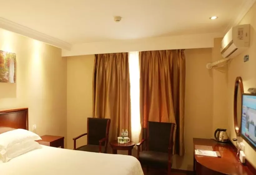 Hotelli Greentree Inn Jiangsu Zhenjiang Gaotie Wanda Square Express