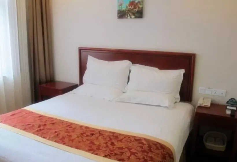 Hotelli Greentree Inn Jiangsu Zhenjiang Gaotie Wanda Square Express
