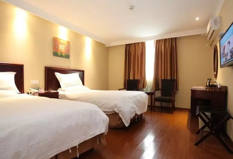 Hotelli Greentree Inn Jiangsu Zhenjiang Gaotie Wanda Square Express