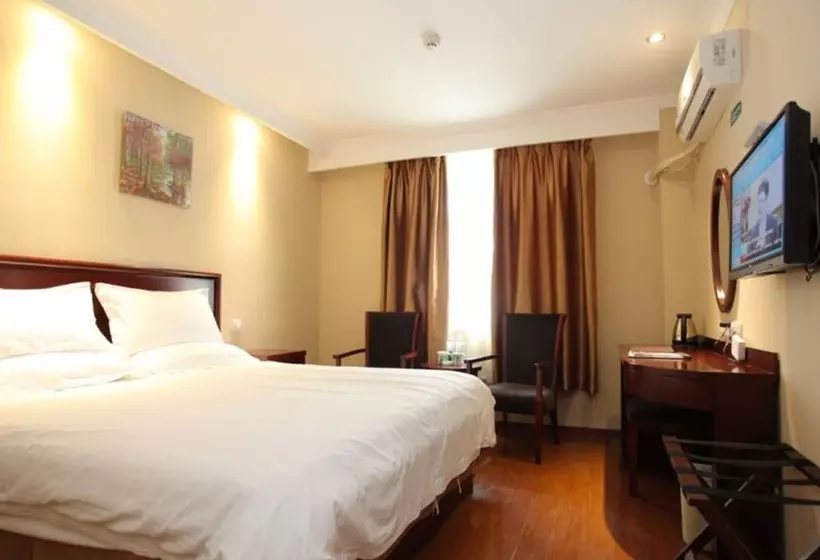 Hotelli Greentree Inn Jiangsu Zhenjiang Gaotie Wanda Square Express
