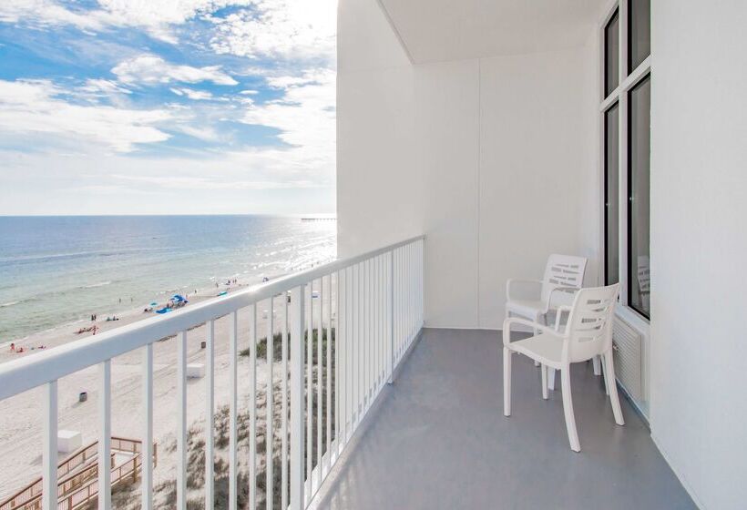 Отель Hampton Inn & Suites Panama City Beachbeachfront