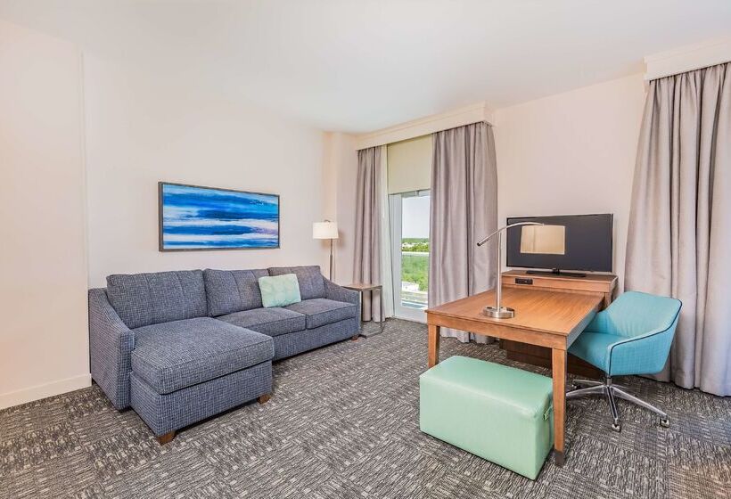 Отель Hampton Inn & Suites Panama City Beachbeachfront