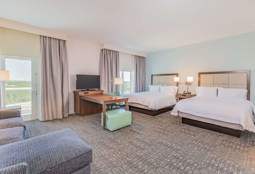 Отель Hampton Inn & Suites Panama City Beachbeachfront