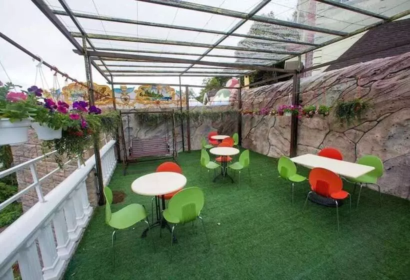 تختخواب و صبحانه Smurf Inn Homestay