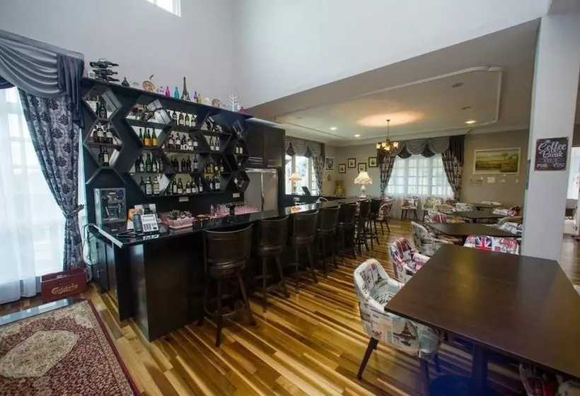 تختخواب و صبحانه Smurf Inn Homestay