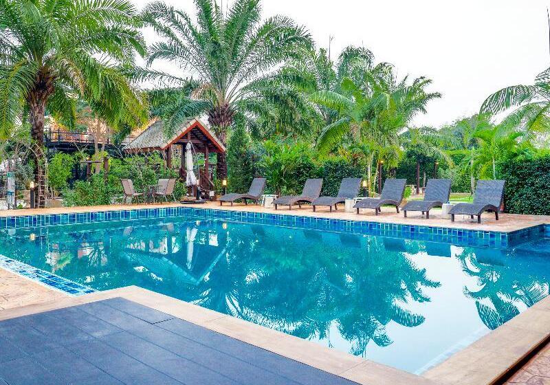 Отель Capital O 727 Be One Resort