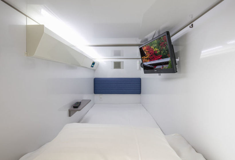 בית מלון כפרי Capsule Resort Kyoto Square