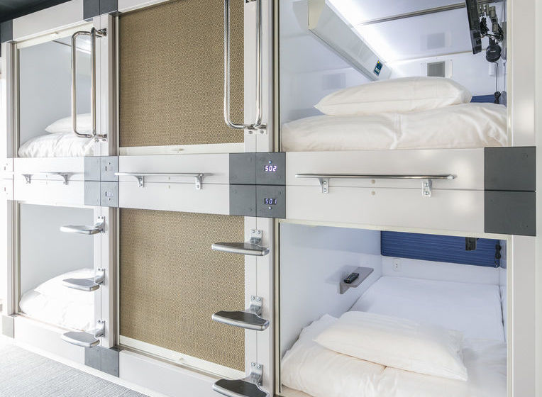 בית מלון כפרי Capsule Resort Kyoto Square