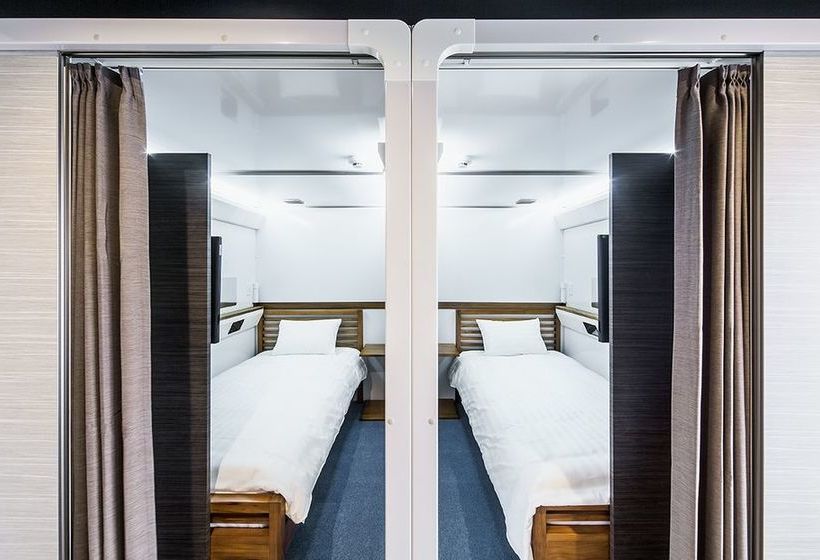 בית מלון כפרי Capsule Resort Kyoto Square