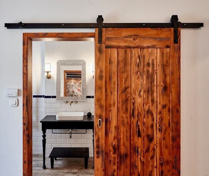 هتل Maison Bistro &