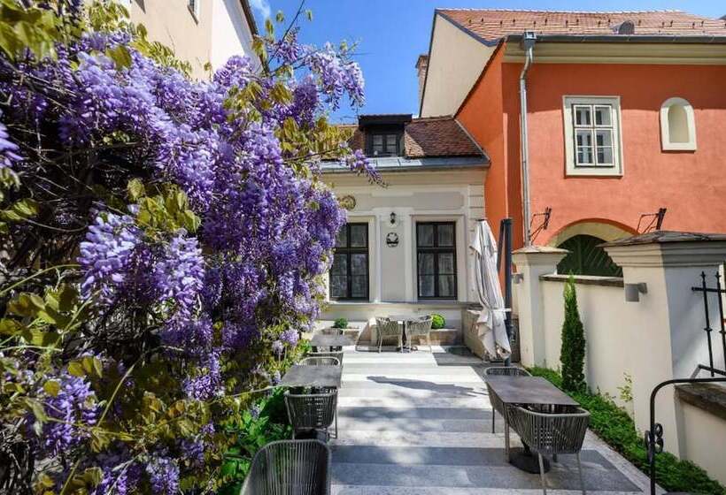 هتل Maison Bistro &