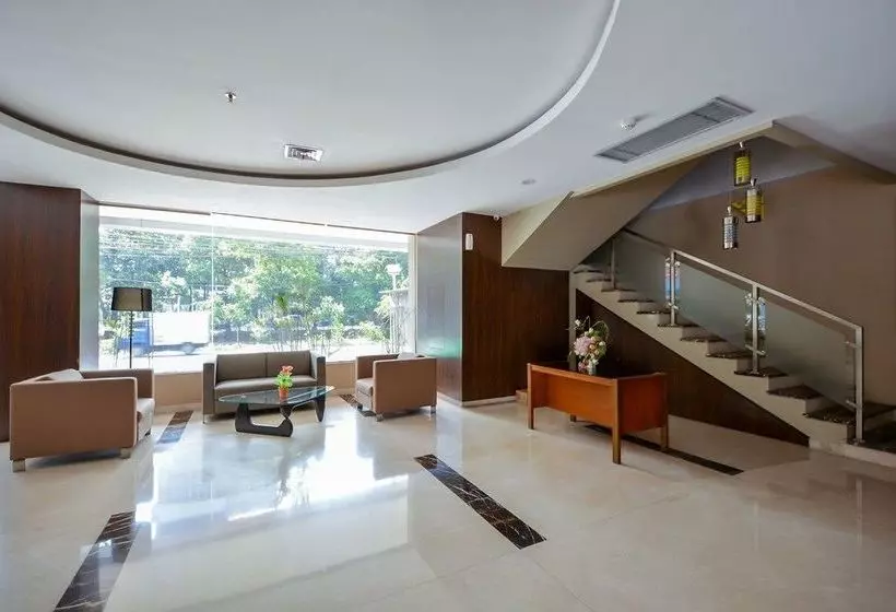 ホテル Zen Rooms Cideng Timur Raya