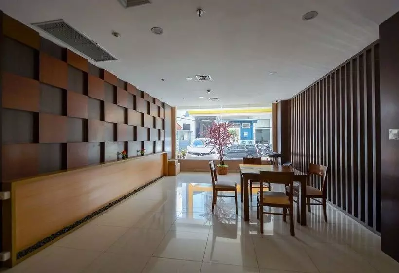 ホテル Zen Rooms Cideng Timur Raya