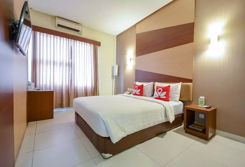 ホテル Zen Rooms Cideng Timur Raya
