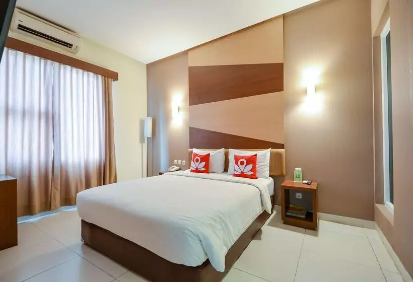 ホテル Zen Rooms Cideng Timur Raya