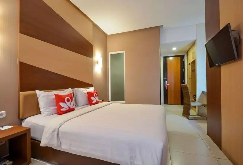 ホテル Zen Rooms Cideng Timur Raya