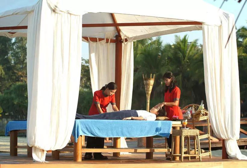 Myanmar Treasure Resort Ngwe Saung