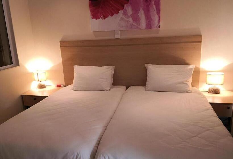 بنسيون 17 On 13th