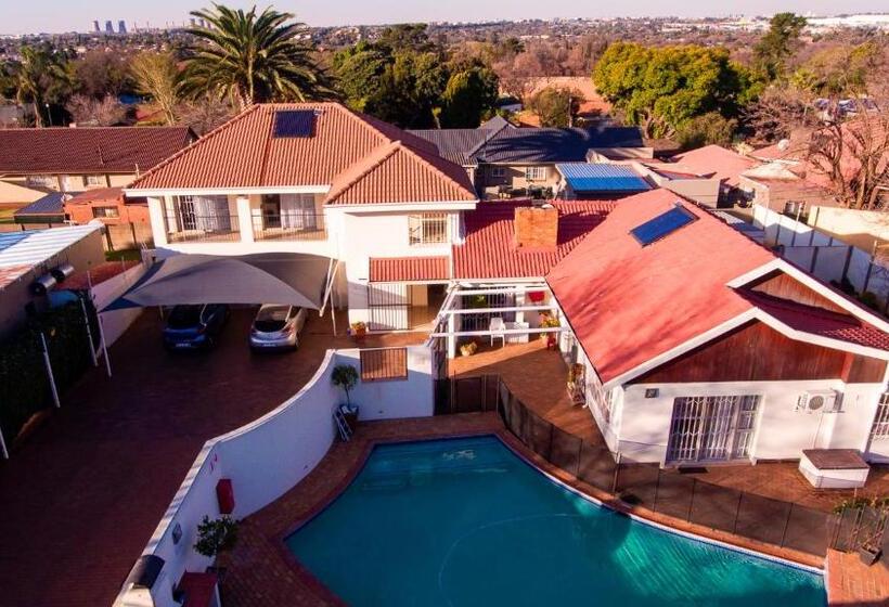 بنسيون 17 On 13th