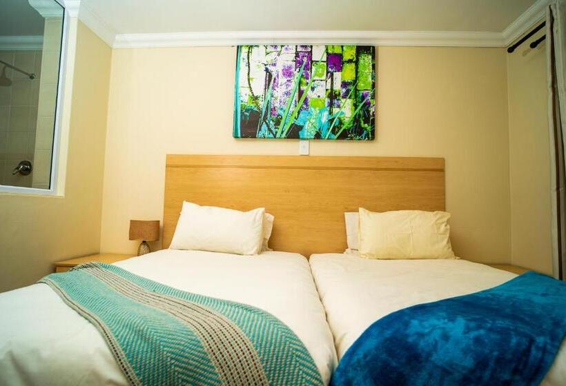 بنسيون 17 On 13th