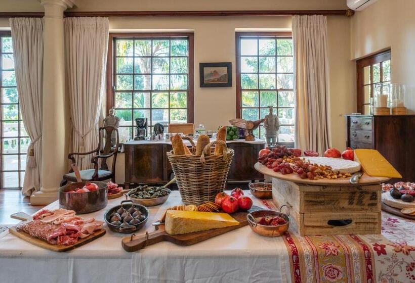 Пансион Ibis House