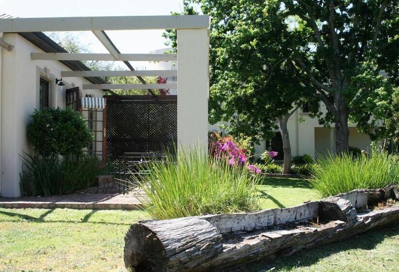 Пансион Ibis House