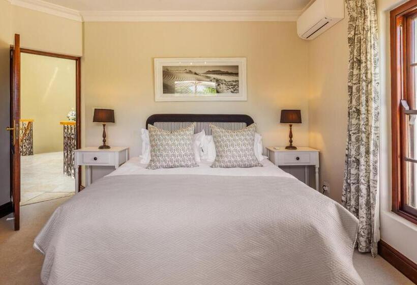 Пансион Ibis House